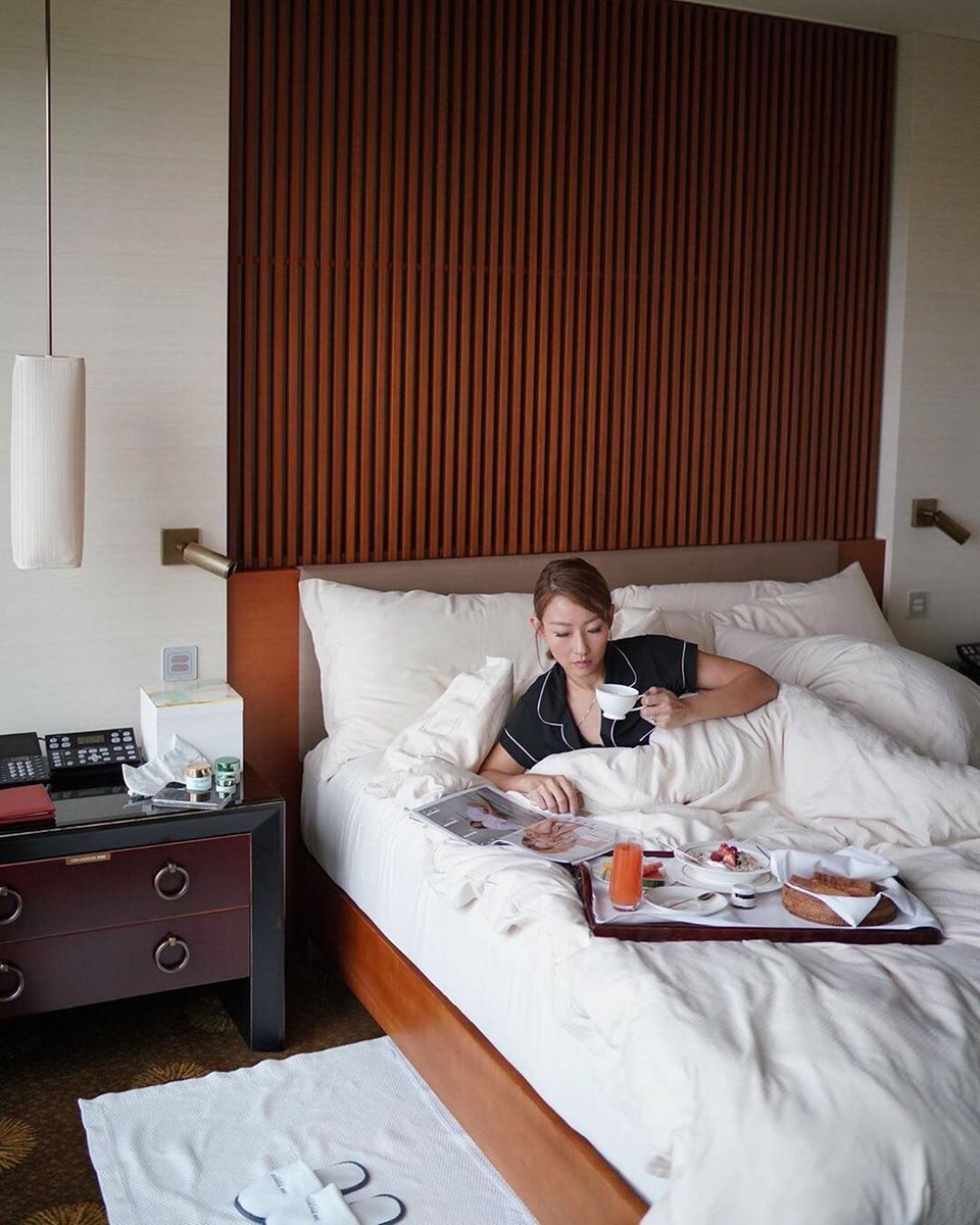 PeninsulaHotels's tweet photo. Wake up at #thepeninsulatokyo and enjoy our traditional Japanese breakfast in bed. πΈ: #cheftata. #penmoments https://t.co/ePijbAtxEL