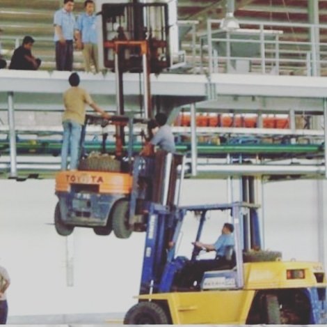 peodoctor's tweet image. #WorkCompWednesday  Yes! This happens in real life! Worker's Comp is not just about manual's and posters! It's also about claims, premiums, and common sense! Next time you have any questions regarding these policies give us a call 813-752-1002! #PEODR #Payroll #Benefits #WorkComp