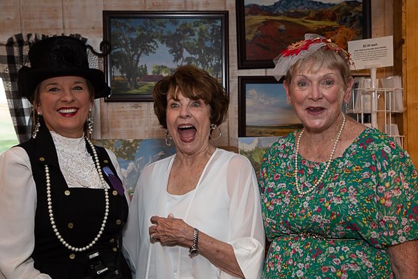mamalou8's tweet photo. #rubytea #longmiredays2019 #bufflaowyoming I expect you all there next year!! Missed you https://t.co/Jk9GNFydTu