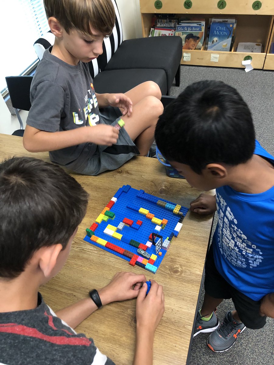 greDCSD's tweet photo. 3rd Graders collaborating to create LEGO Hexbug Mazes! #wegrowthinkers https://t.co/dMxoHcDP8V