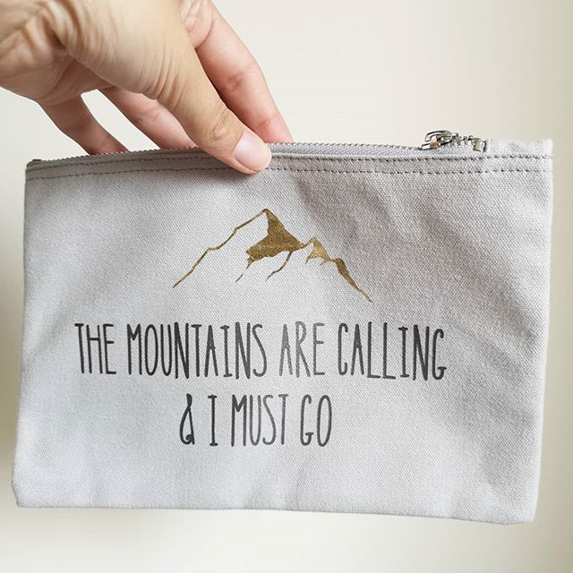 BEST SELLER! 🏞️ I love making these bags, perfect for traveling, make up, stationery... All handmade and finished by me for you ❤️ instagram.com/p/B1biq0XlsM0/