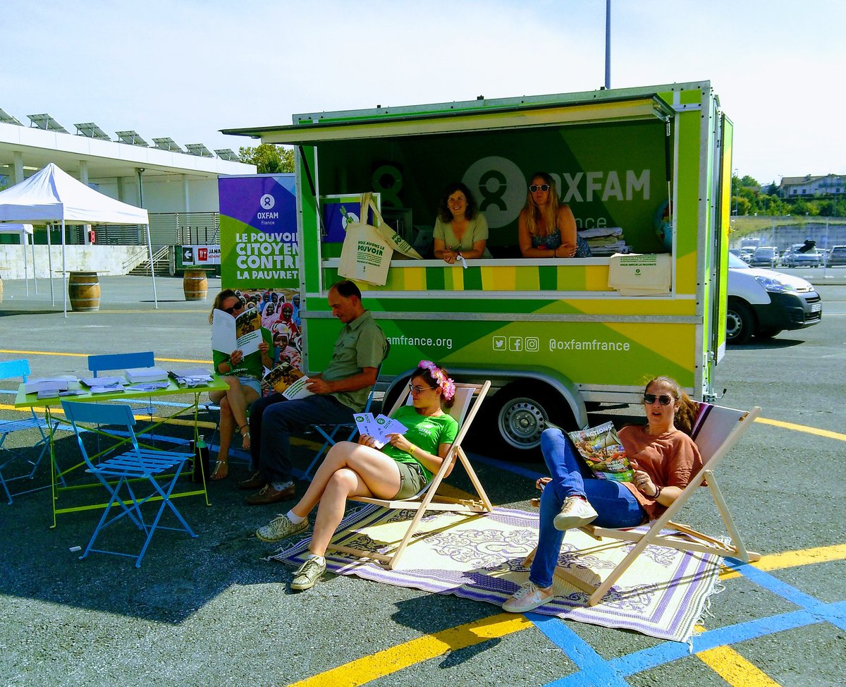 Chloe_Brgn's tweet photo. Au #ContreG7 avec @oxfamfrance en train d'attendre des actes concrets de la part des dirigeant-e-s du #G7Biarritz ... Et d'ici là on vous invite à venir échanger sur les alternatives ! #TimeToBeBrave #G7EZ https://t.co/Vzv8RFMWib