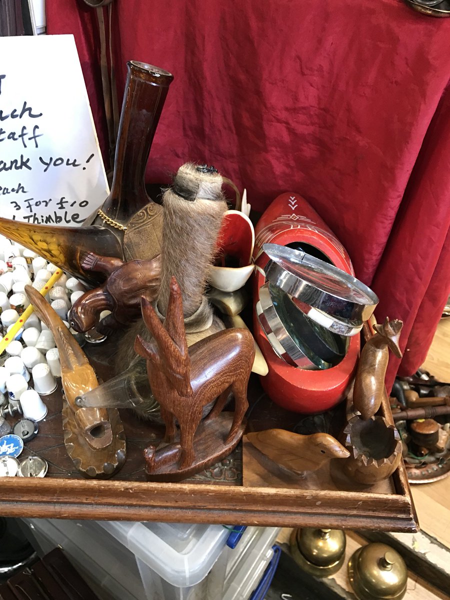 LondonblossSam's tweet photo. Some incredible hidden treasures in Covent Garden! #vintage #market #coventgarden #secret #hiddencollectables https://t.co/YftKO0LZ8g