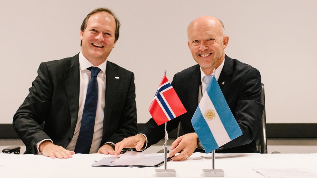 WorldOil's tweet photo. Equinor expands its cooperation with YPF for offshore exploration in Argentina. Learn more - https://t.co/ztc5ysXPFM
#Equinor #YPF #Argentina #VacMuerta #oil #exploration #offshore #oilandgasnews https://t.co/QXw0noJQWB