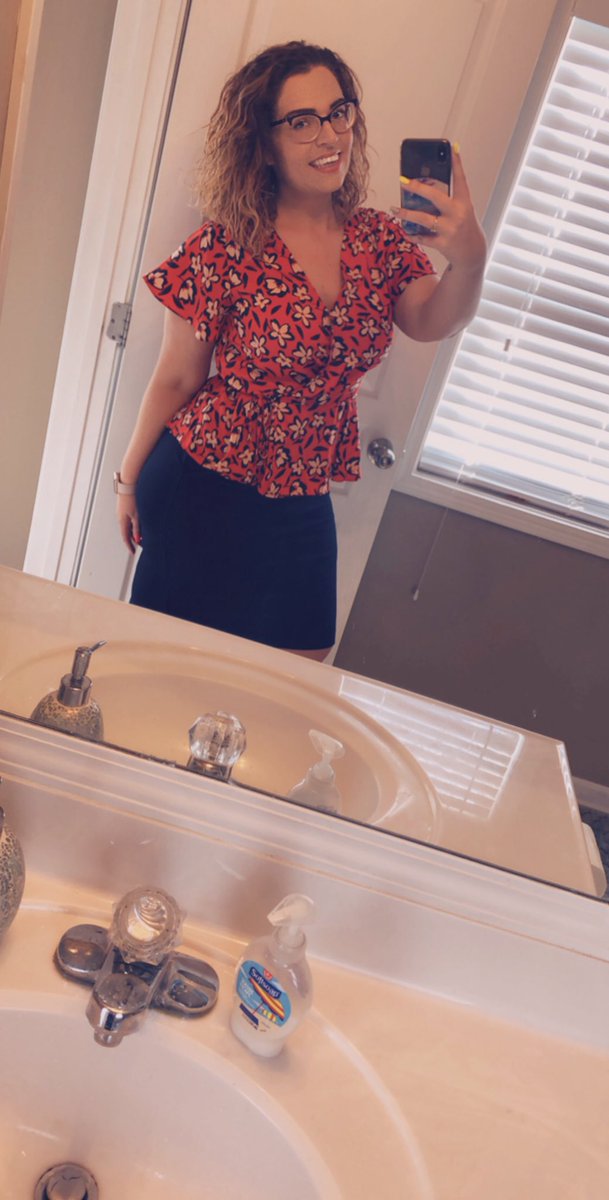 MuvaMango5's tweet photo. Had to remind myself today that just because I don’t always do it, doesn’t mean I can’t. Reminded myself I’m dope af💚💁🏼♀️
#YourFavoriteFutureSchoolSocialWorker #InternshipThings https://t.co/07JGM8fyNE