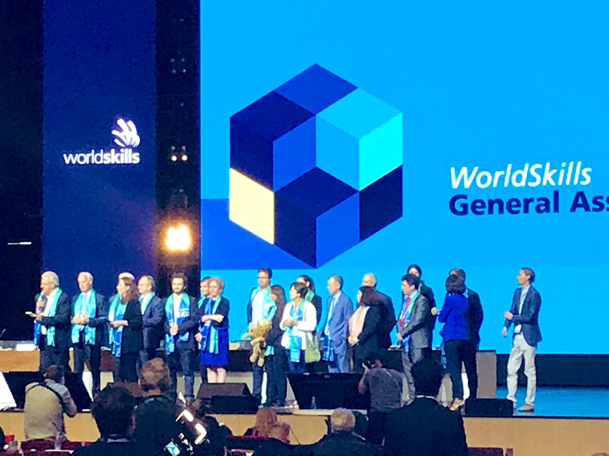 bernard_stalter's tweet photo. C’est voté ! La France 🇫🇷 accueillera les finales #worldskills2023 ! 👏🏻👏🏻👏🏻
C’est une excellente nouvelle pour les jeunes, les métiers de l’artisanat, l’apprentissage !
Bravo à @OnlyLyon 💯 #wsclyon2023 https://t.co/CmFliYmJJi