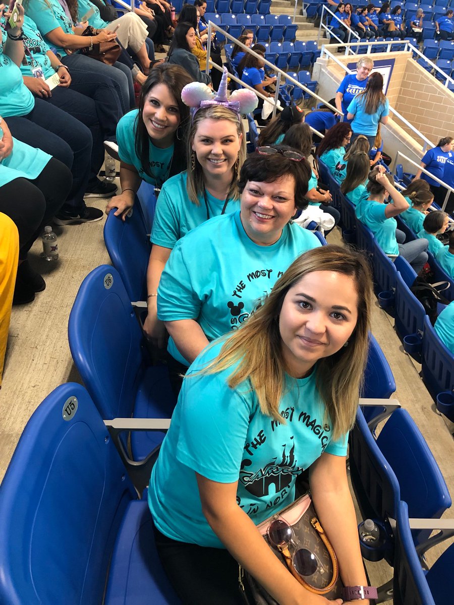 MsSingletonNISD's tweet photo. #ConvoSelfie with these beautiful ladies!! 💕 @NISDCarson https://t.co/aSYryLAiJY
