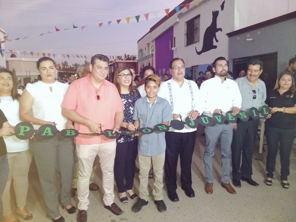 <a href="/SergioPMariscal/">Sergio Pablo Mariscal Alvarado</a> <a href="/CajemenseDe/">Instituto Cajemense De La Juventud</a> <a href="/FaustoFGuerrero/">Fausto Flores Guerrero</a> Inaugurando el pabellón de la juventud dónde convergen la cultura y los artesanos que venden sus productos hermosos, la juventud con espacios de esparcimiento y dónde plasmar sus emociones 
#Cajemeal100