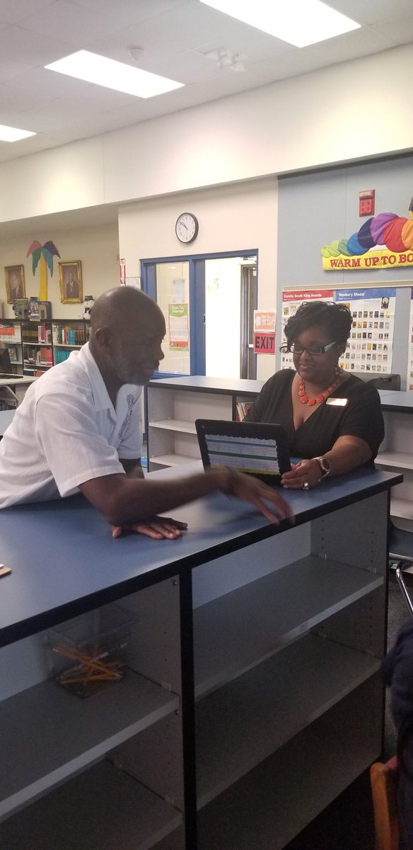 TechnicallyToya's tweet photo. Administration #flipsoutwithflipgrid too! #psstdidyouknow https://t.co/2JdsKDqoYU