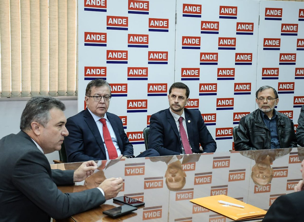 ebypy's tweet photo. Duarte Frutos: en negociaciones energéticas es necesario partir de los derechos conquistados. Director de la EBY participó de la Mesa de Coordinación Energética junto a titulares de la ANDE, Itaipú, Gabinete de la Presidencia y Viceministerio de Energía. https://t.co/wuw1eix916 https://t.co/m0JWiXn8Uu