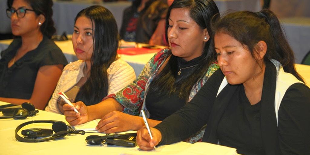 cumpitobarriga's tweet photo. Parte del Taller para universitarios con el Ing. Willi Orosco en su disertación sobre el ‘Mercado de los plásticos y las oportunidades para la petroquímica boliviana’.
#YPFB #FOROGAS2019 #TallerDeJóvenes https://t.co/XnH3Av60f9
