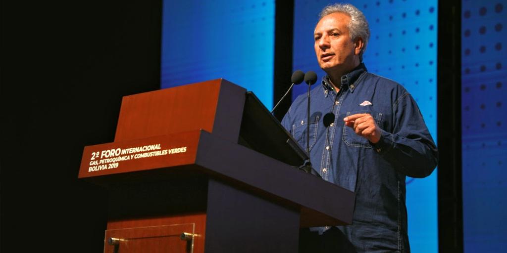 cumpitobarriga's tweet photo. Parte del Taller para universitarios con el Ing. Willi Orosco en su disertación sobre el ‘Mercado de los plásticos y las oportunidades para la petroquímica boliviana’.
#YPFB #FOROGAS2019 #TallerDeJóvenes https://t.co/XnH3Av60f9