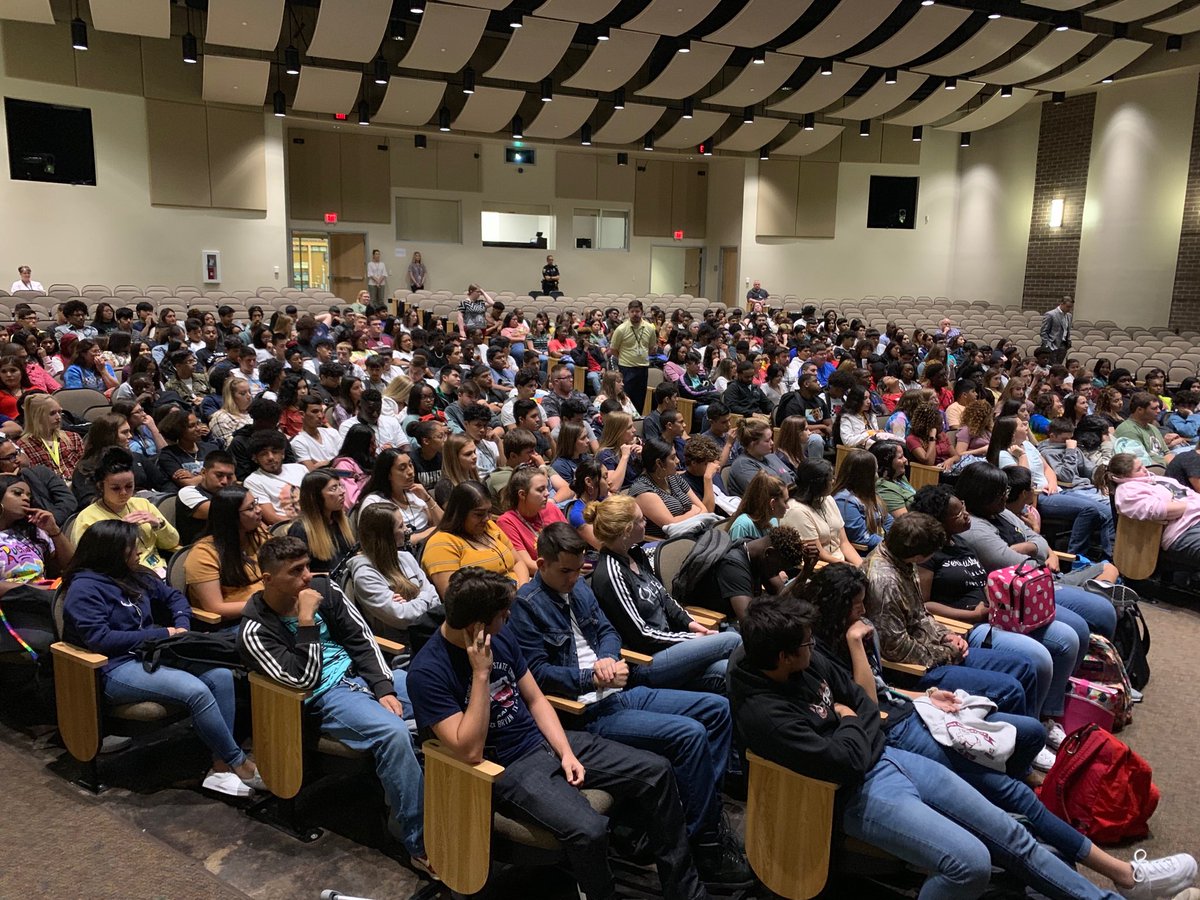Enjoying meeting with seniors at Rudder High School. Students setting a great example and part of Rudder on the Rise as this campus continues to see gains! Proud Supt! Be Essential, #tellthestory