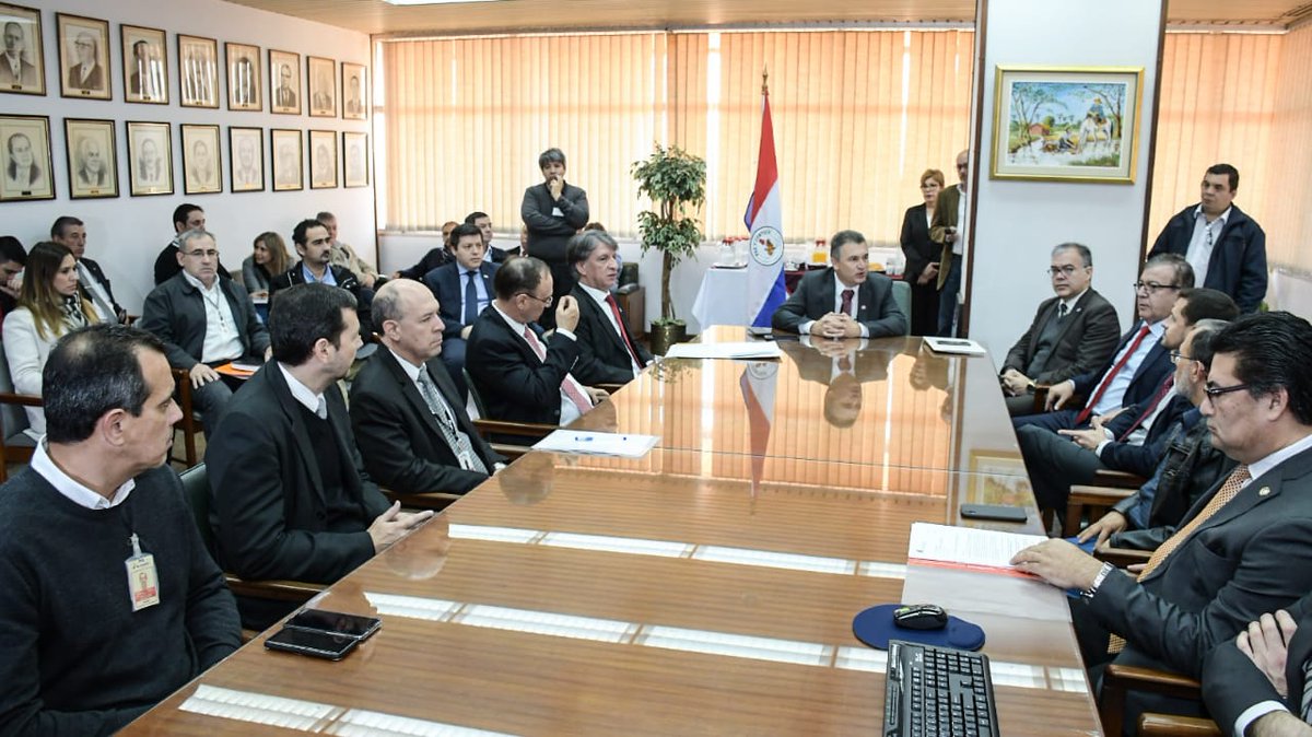 NicanorDF's tweet photo. Participamos en la primera reunión de la Mesa de Coordinación Energética junto a los titulares de la ANDE, Luis Alberto Villordo, del Gabinete Civil de la Presidencia, Julio Ullón, de Itaipú, Ernst Bergen, y el Viceministro de Minas y Energía, Carlos Zaldívar. https://t.co/0RCdre921x