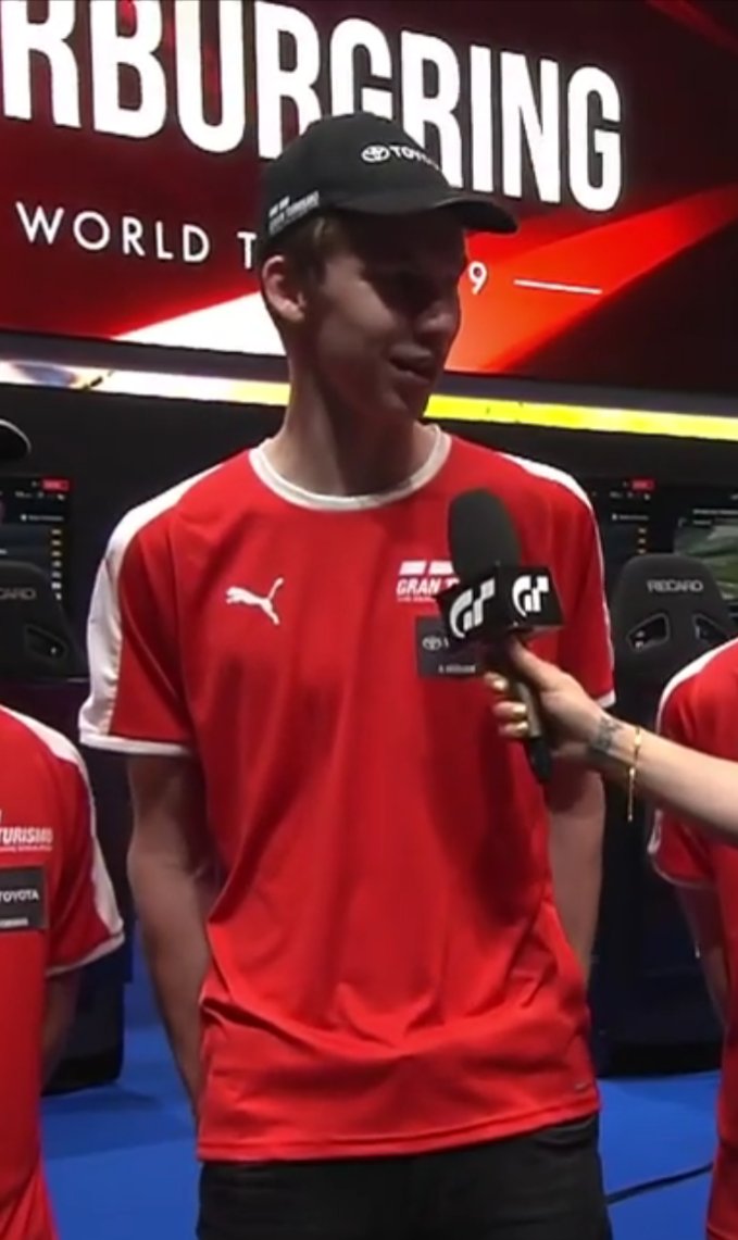 🗣 Esta semana, durante los dias 24 y 25, se celebrará un nuevo evento de la #FIAGTC de <a href="/thegranturismo/">Gran Turismo</a> en #NewYork en el cual uno de nuestros mejores pilotos luchará por una plaza en el podium contra el Top Mundial  🎉🏅

Veel geluk <a href="/RickKevelham/">HRG RK23</a> , je kunt het !!! 💛💪🏁