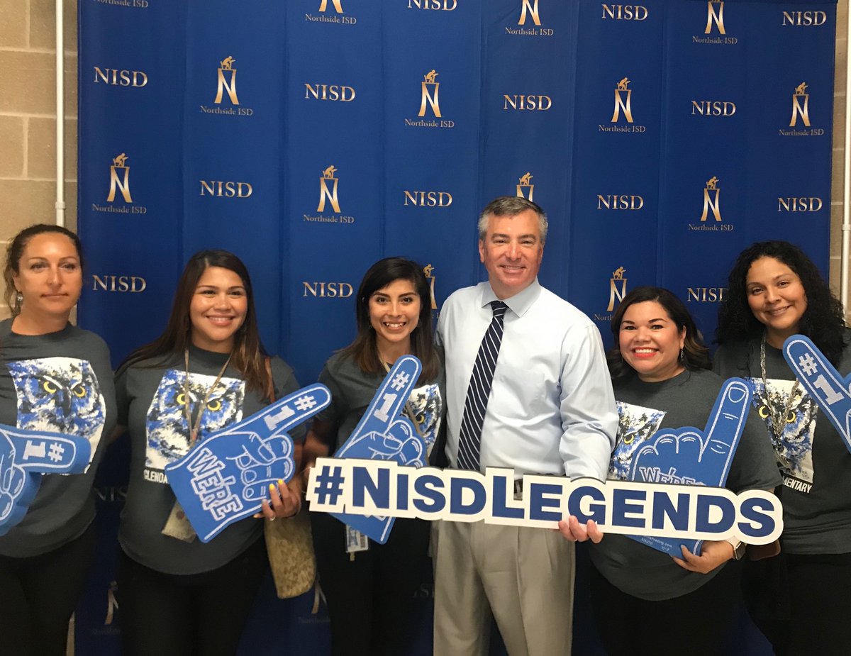 iteachwithheart's tweet photo. #ConvoSelfie ⁦@NISDGlenoaks⁩ #weareoneGO #weteach1st https://t.co/8BZzXmxNsw
