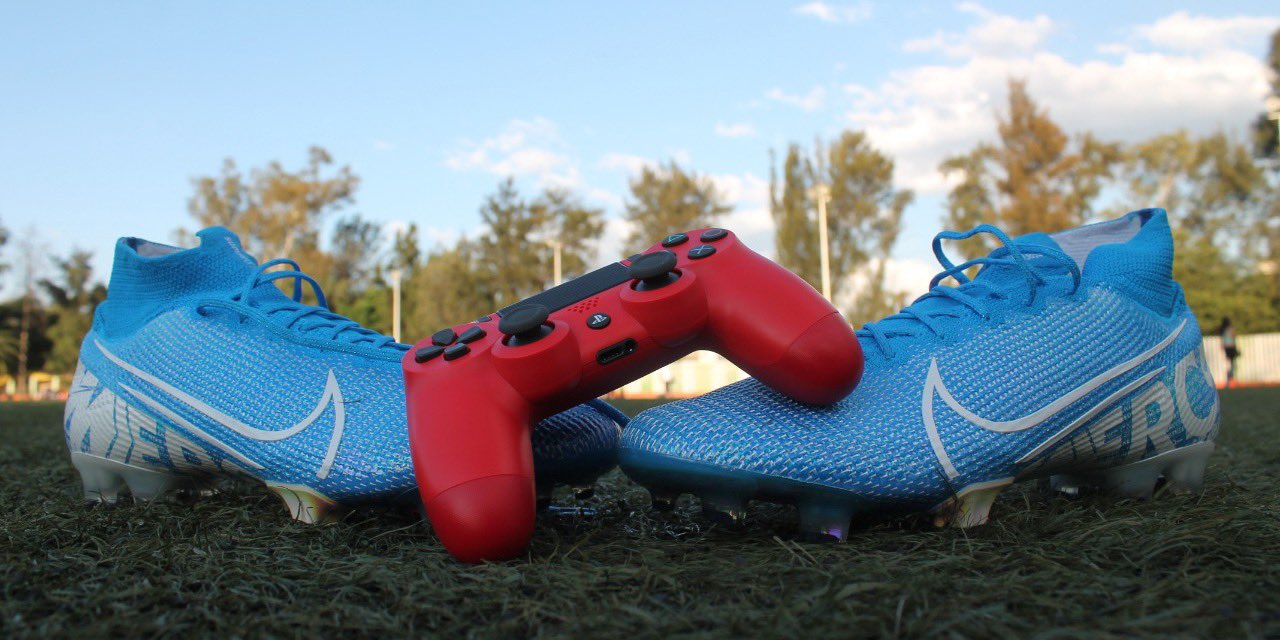 Disminución compensar Escarpa Cacho on Twitter: "Probé los nuevos Nike Mercurial y le hice un homenaje a  @yosoy8a recreando sus mejores atajadas de #FIFA19 🎮⚽️ A las 12pm (CDMX)  tendremos el video 👉🏻 https://t.co/kyqQYymkKd https://t.co/yDJGLevl8N" /