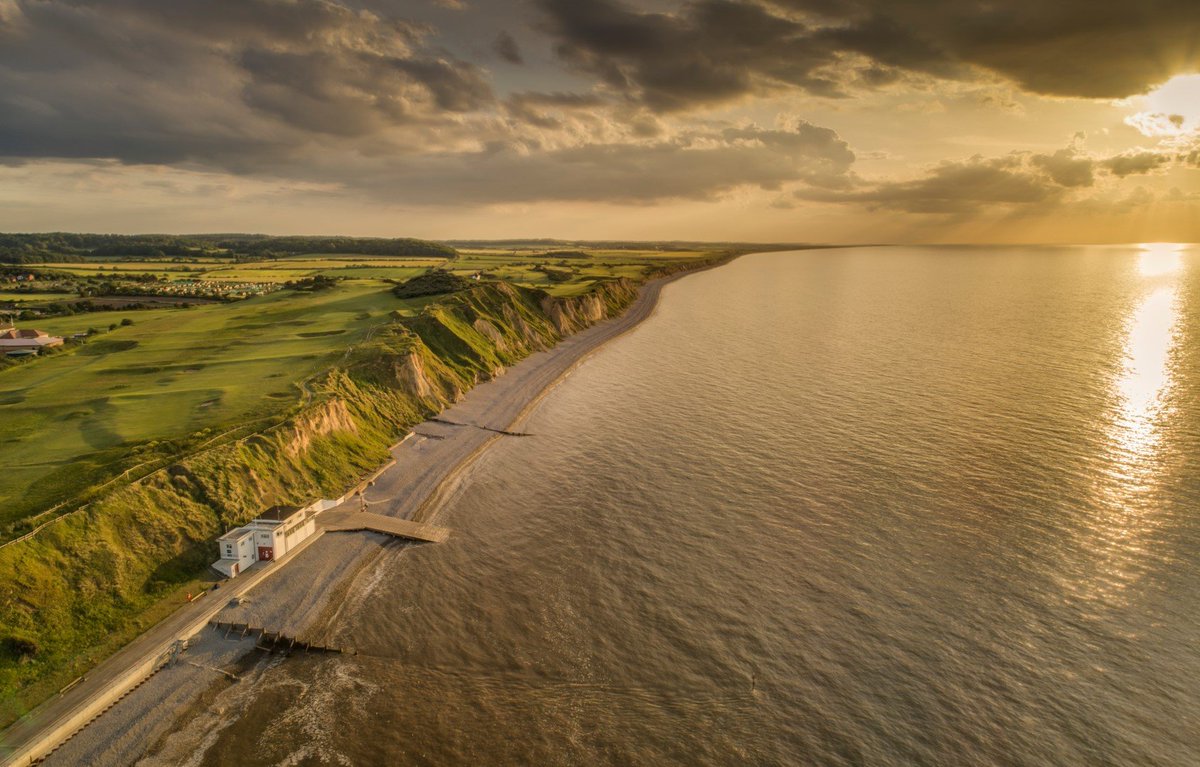 vstnorthnorfolk's tweet photo. The sun is back and so it's the perfect time to head to the #NorthNorfolk coast. Which beach will you choose? https://t.co/0GKUzXunZY #NorthNorfolkNaturally https://t.co/1s9cpvCyRd