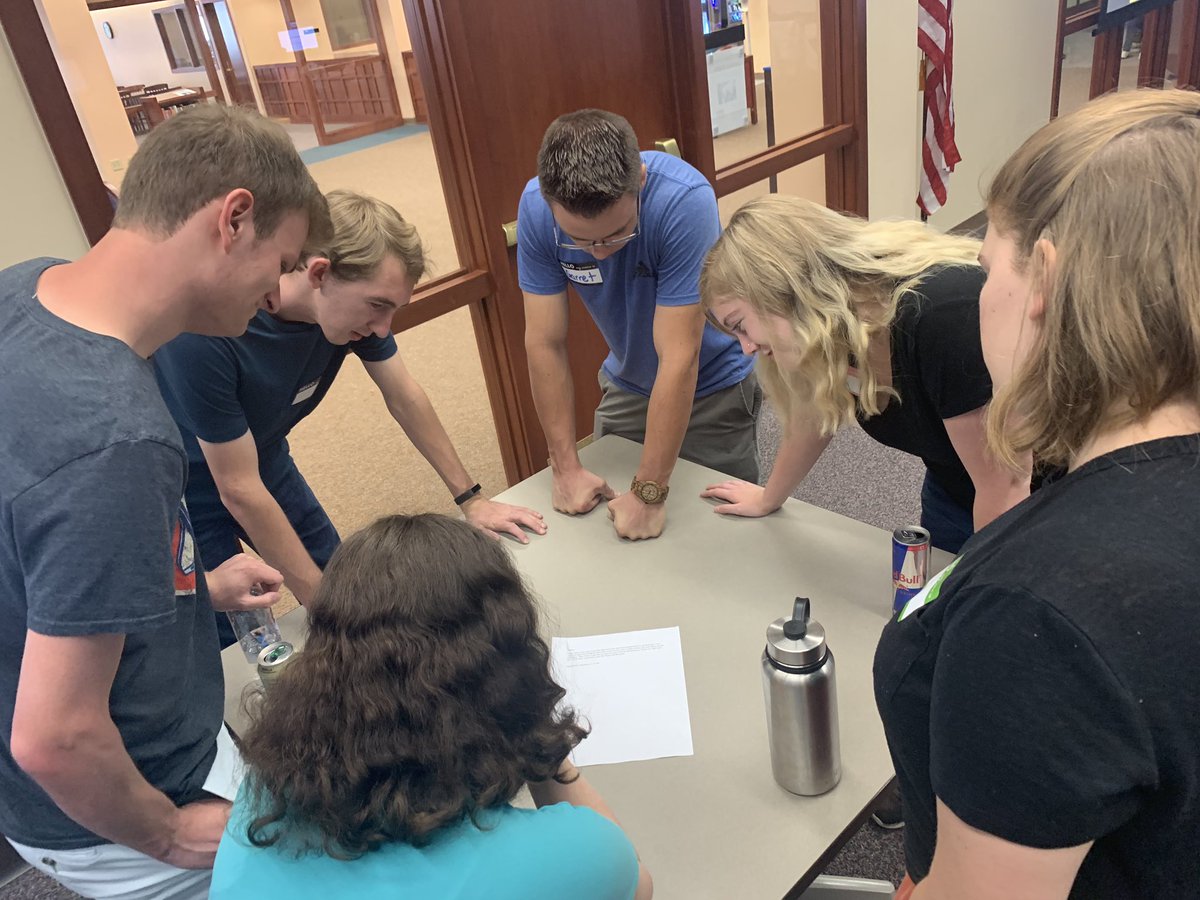 nauits's tweet photo. The @naustc training is in full swing! More than 50 NAU students are being trained so they can provide the best assistance to our #Lumberjacks. 🙌🏽 https://t.co/mEte7NkEyw
