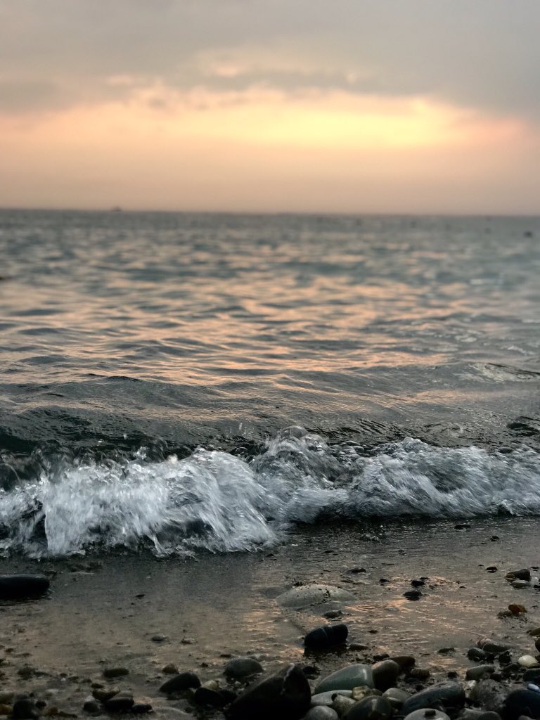 🌊
