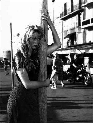 #VentagliDiParole 
#InUnFilm 
#EmozioniDiDonna 
B.Bardot , in #film '' Et Dieu créa la femme ''

( R.Vadim 1956 ) 
#PhotographyDay