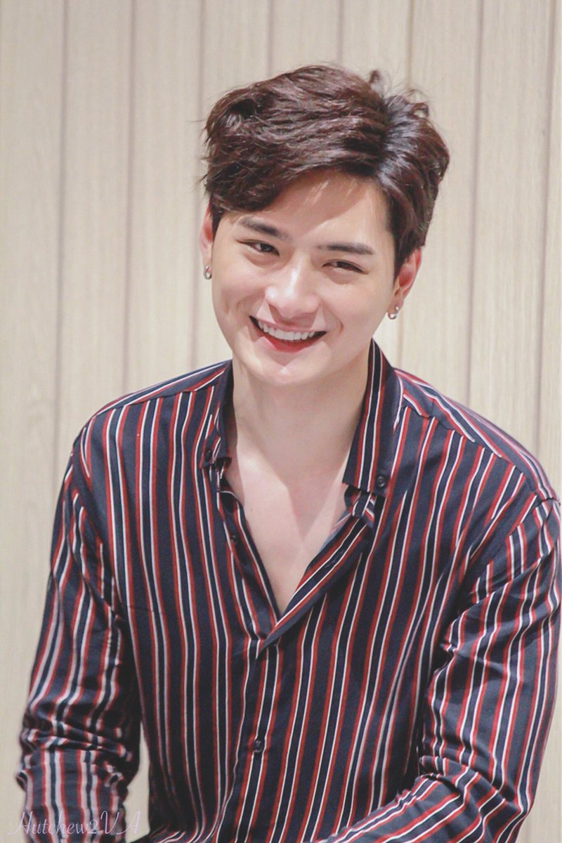 phoenix_psk's tweet photo. คนที่เราอยากจะปกป้องรอยยิ้มเขาเอาไว้ตลอดไป
...
[1]

คุณพี~ คริส พีรวัส แสงโพธิรัตน์
#KristPerawat 

ตั้งแต่ครั้งแรกที่ได้เจอตัว ก็มั่นใจมาตลอดว่าคนๆนี้จะเป็นที่รักของคนจำนวนมากไปอีกนานแสนนาน ความอบอุ่น น่ารัก ใจดี และจริงใจ อยู่มา 34 ปี เรายังไม่เคยเจอ ศลป ดารา คนไหนที่เป็นแบบนี้ https://t.co/isuK9zshYL