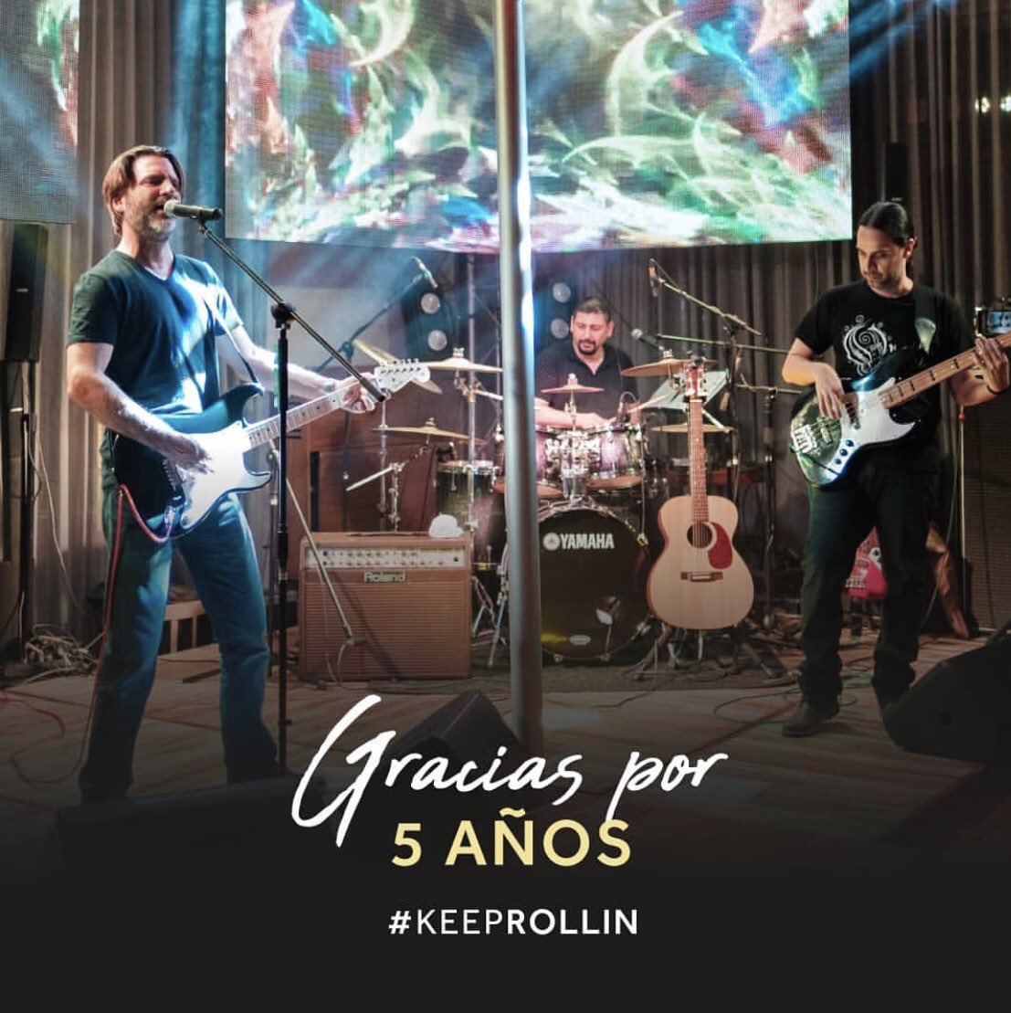 A los que nos han acompañado en esta aventura, gracias!