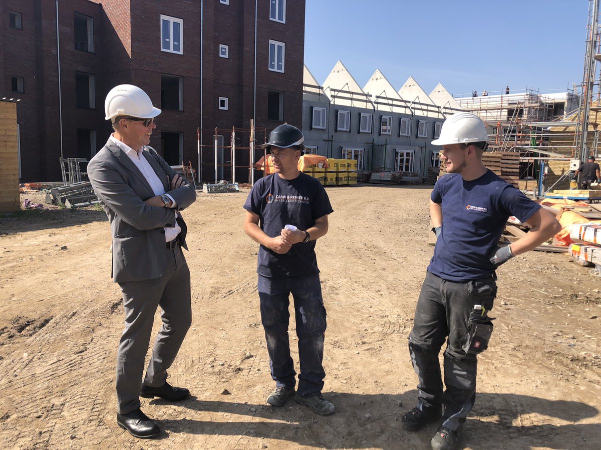 claudiareiner01's tweet image. “Werken in de techniek is leuk en boeiend”! Dilano maakte de switch van zorg naar werken en leren in de techniek. Iets maken, bijdragen aan een schonere toekomst én baanzekerheid. Dat klinkt  als muziek voor @doekle_terpstra #zijinstroom #techniekonderwijs @TechniekNL