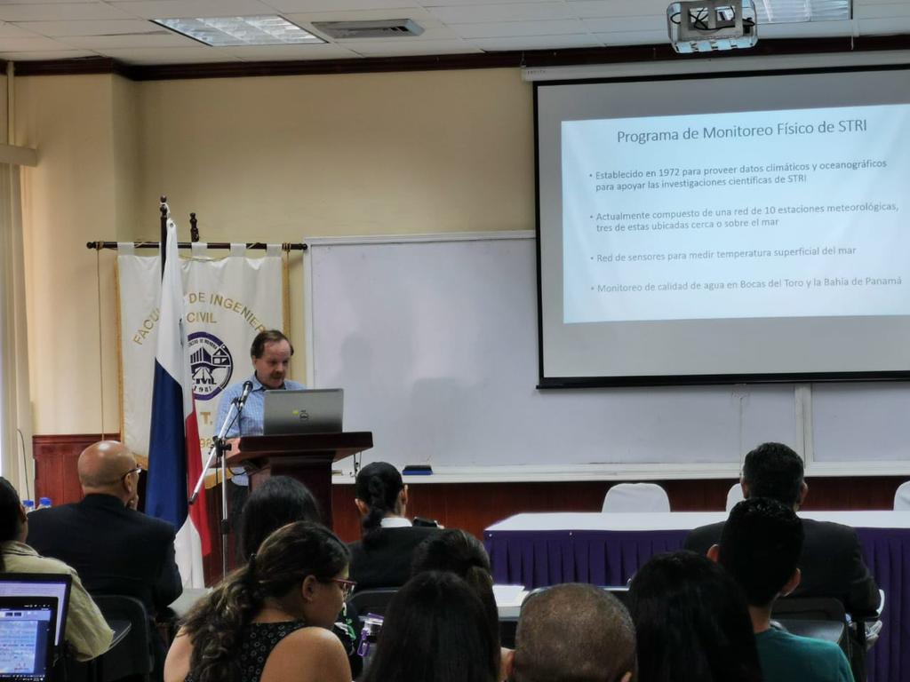 UTPInvestiga's tweet photo. Excelentes las presentaciones de nuestros expositores en el X Ciclo de Conferencias I+D: "Calidad del agua costera en el contexto del cambio climático." @utppanama https://t.co/KkvpGbRkDu