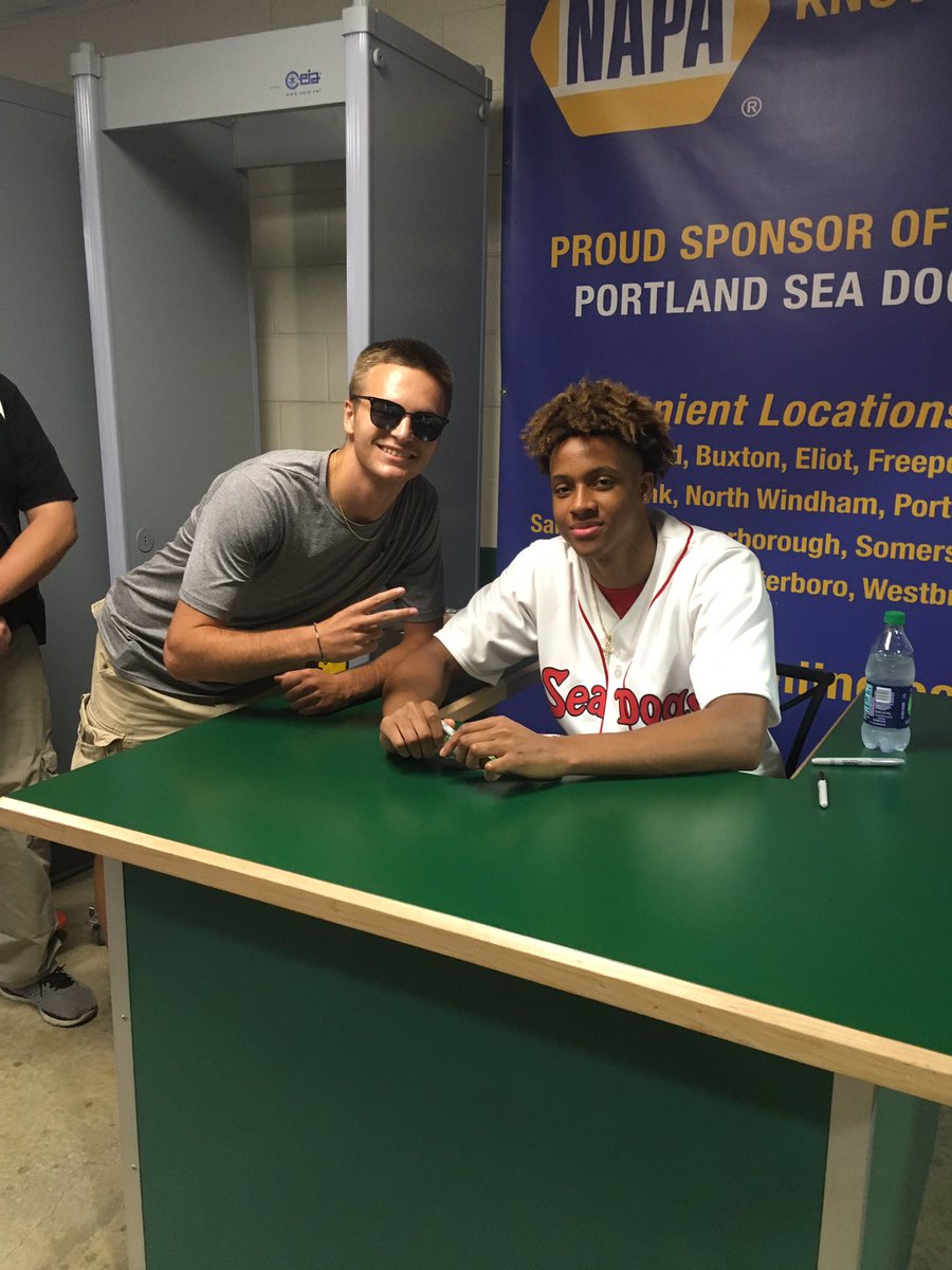 Got to meet the GOAT☘️ <a href="/yeahyeah22/">Romeo Langford</a>