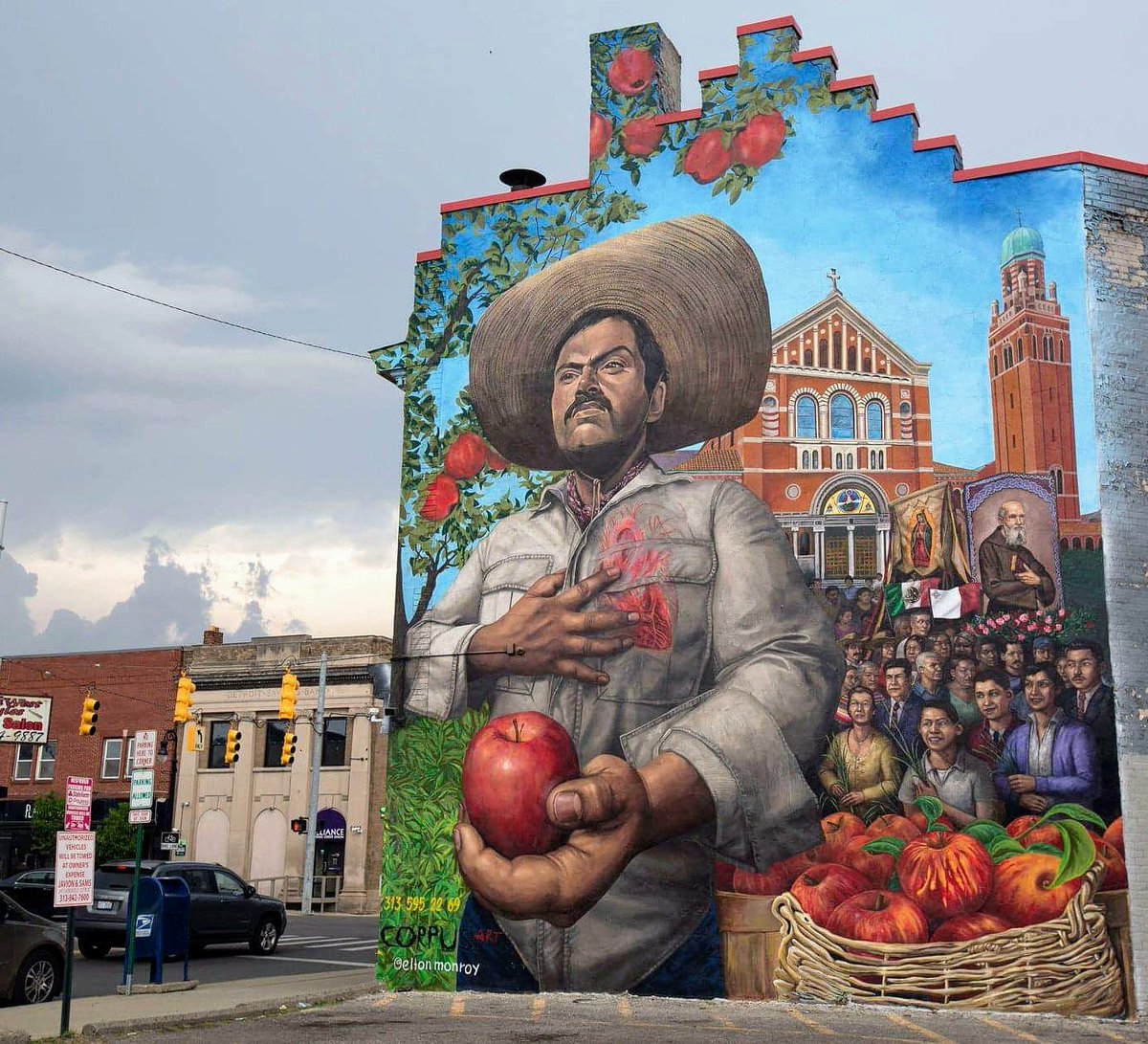 MonroyElton's tweet photo. "The dream picker" This mural is telling the story of all immigrants coming to this country holding a dream. The dream of a better future for their loved ones. 
 We build the future of this nation everyday with our actions. #detroitmurals  #mexicantowndetroit #corpusartinc https://t.co/jDT8VDJ3KK