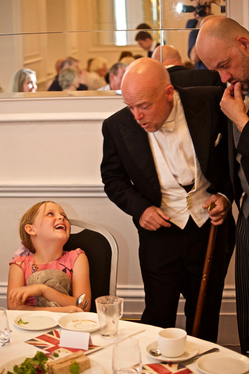 A Right Royale Tea tweet media