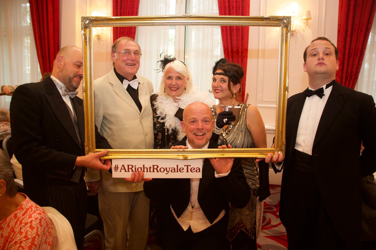 A Right Royale Tea tweet media