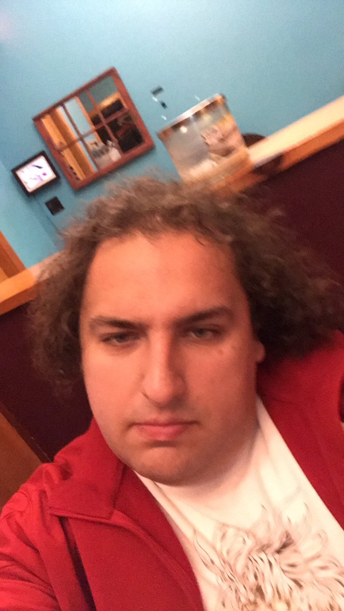 imei2006's tweet image. ‘Bout to do something drastic with my hair can’t wait to see how it turns #barberfade away