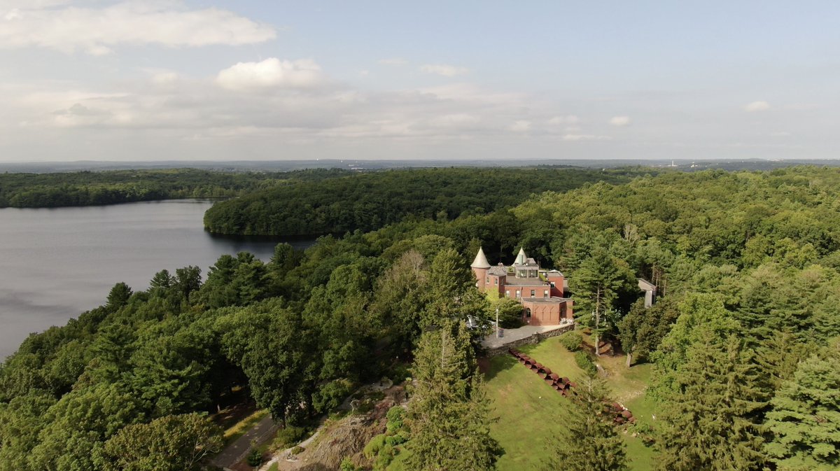 A lovely birds eye view of the deCordova Museum from Rachael and Jason’s wedding day! 😍 #videostill #droneshot #MAWedding #museumwedding #heirloompictures  #MAweddingvideo #MAweddingvideography #MAweddingvideographer #bostonweddingvideographer #mazeltov #weddingvideos #wedding