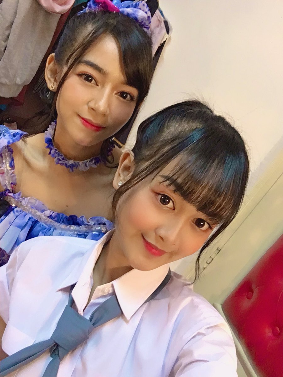 dianiamalia_r's tweet photo. Misi numpang lewat, btw makasih buat theaternya tadi 💙 pict for #Wednesdayeni (Dayeni Hapsari) https://t.co/PymE2RqMrw