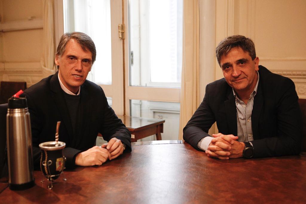 Pablokosiner's tweet photo. Con @pyedlin y Walberto Allende, presidentes de los bloques Justicialista por Tucumán y  Todos Juntos Por San Juan, que forman parte de @ARFederal analizamos los anuncios del Presidente que involucran fondos que se coparticipan a las provincias, las cuales no fueron consultadas https://t.co/FLXSWc29Kt