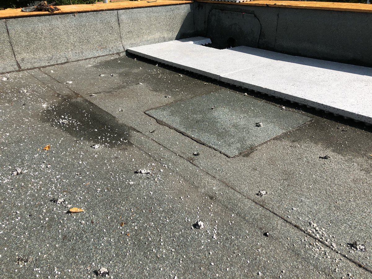 SecuTherm's tweet photo. Fast fertig. Und wieder ein SecuTherm Dach mehr... #sanierung #hwk #handwerker #flachdach #dach #dachdecker #bau https://t.co/JEGcwf2Sfx