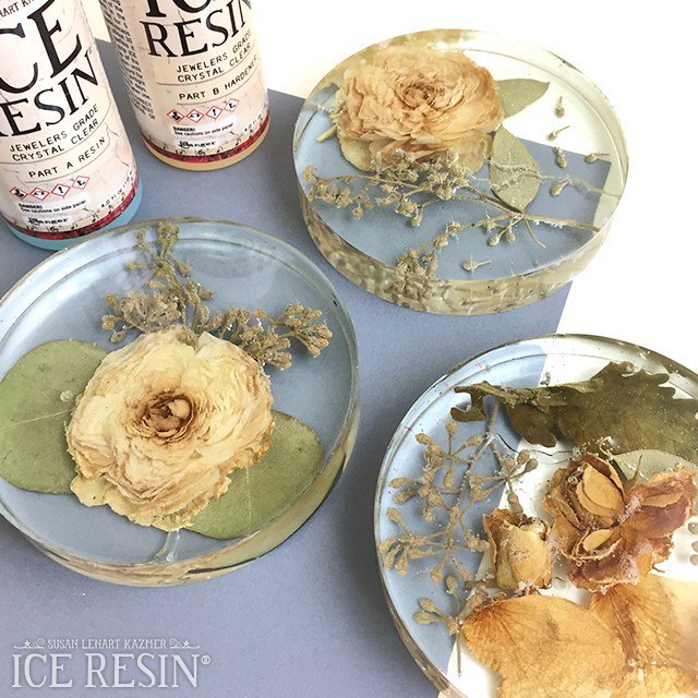 ICEResin's tweet photo. Dried Floral Coasters by Taylor Huizenga https://t.co/pwj2oqzoIH https://t.co/kysgblhBhb