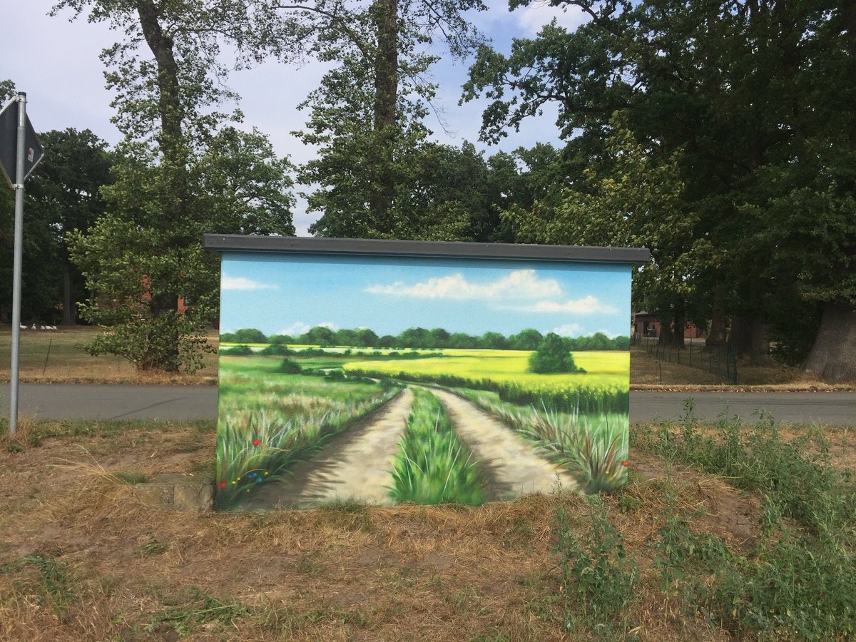 CoraLandshuter's tweet photo. Neue #Trafokunst mit viel #Natur gibt es jetzt in #Essern Flecken #Diepenau Samtgemeinde #Uchte https://t.co/0dofmiTEWh
