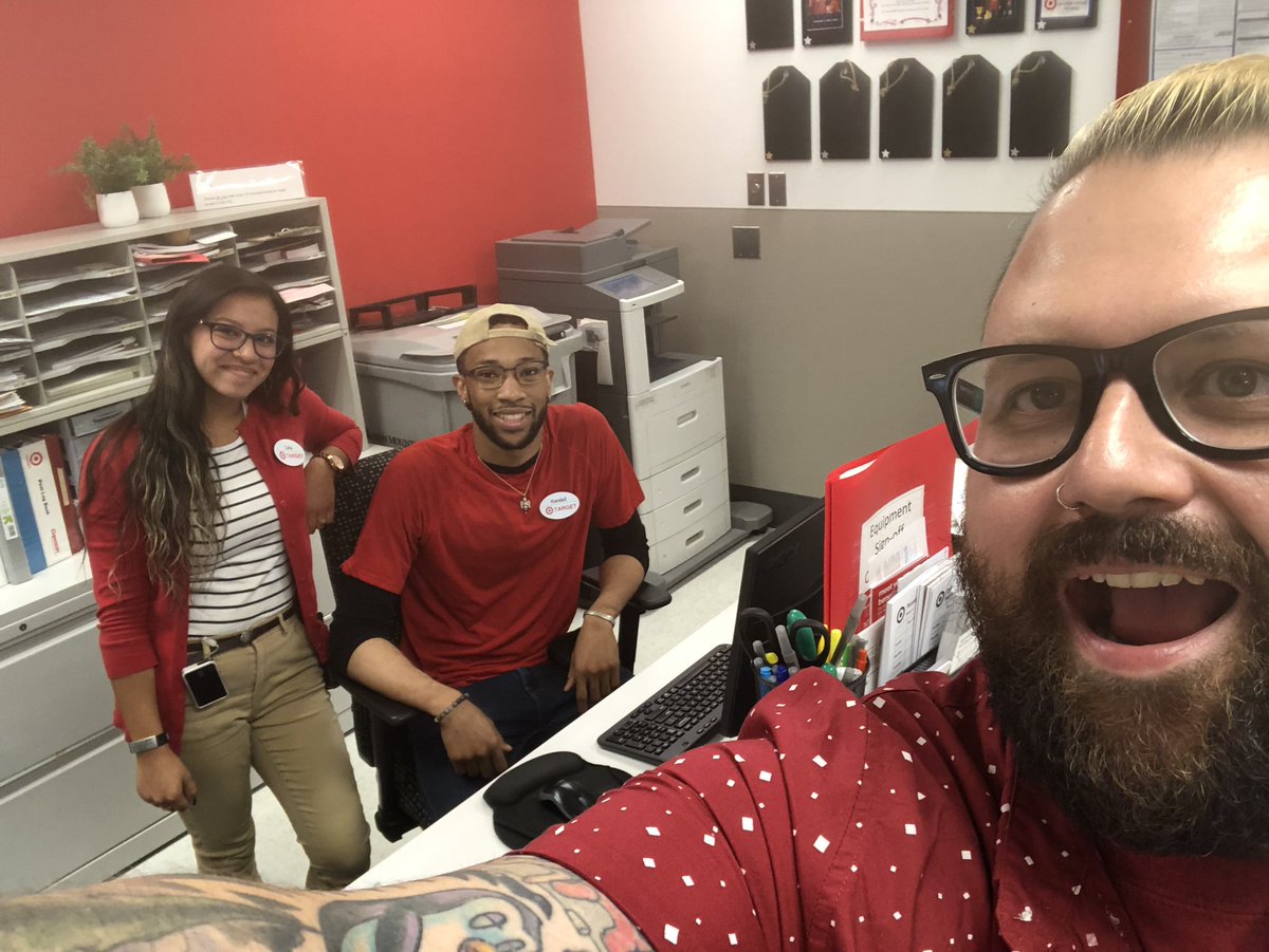 dancocot's tweet photo. Day 2 for DBO Brittney showing off her aisle and our new HRTL Celia getting our store trained https://t.co/RxTBVGuE8p