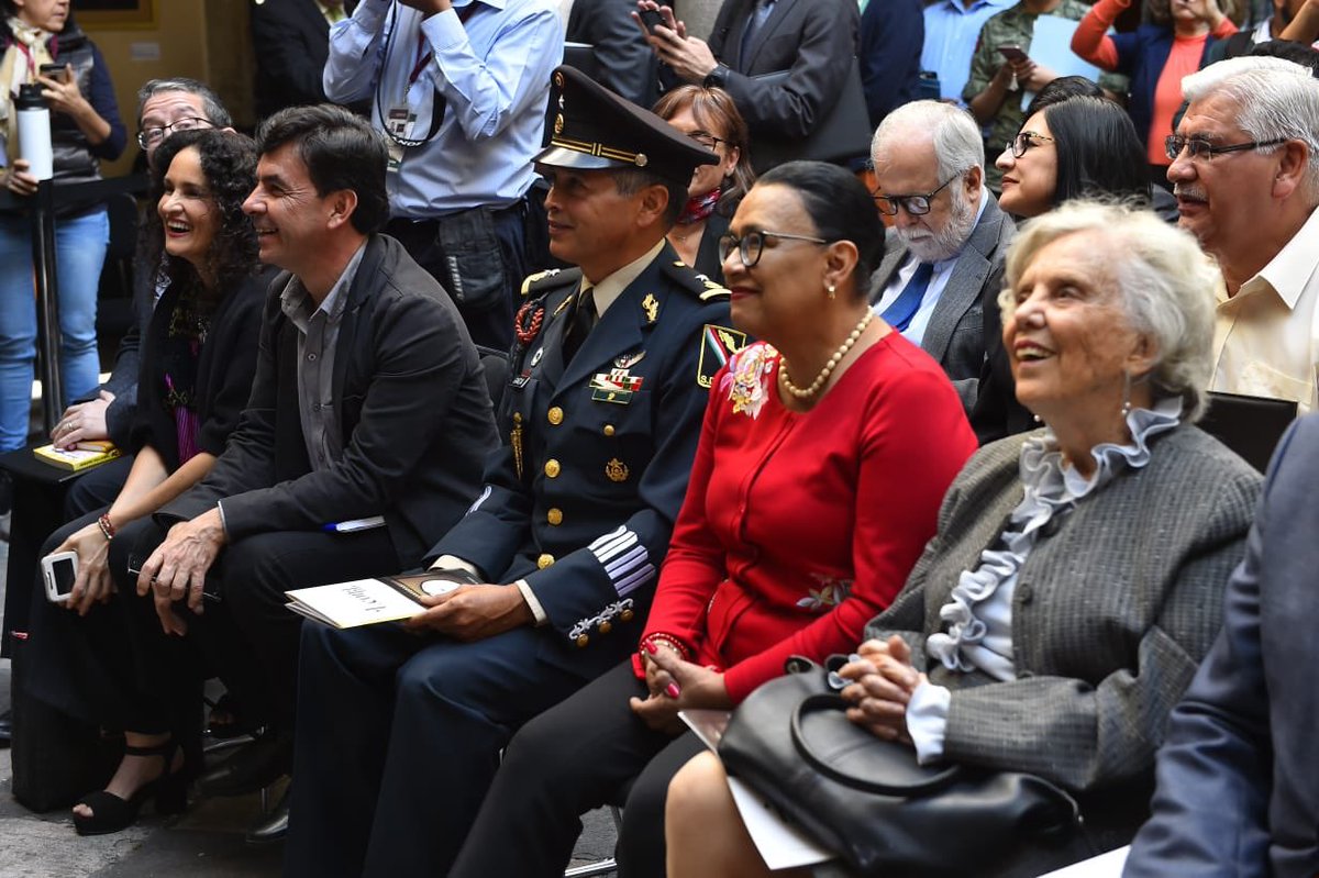 rosaicela_'s tweet photo. En el aniversario luctuoso de Leona Vicario recordamos junto con @Claudiashein @BeatrizGMuller @M_OlgaSCordero @Eponiatowska @emoctezumab @zoerobledo y @SuarezdelReal1 a una mujer que luchó por los ideales independentistas 🇲🇽 https://t.co/mVsnh8kxsc