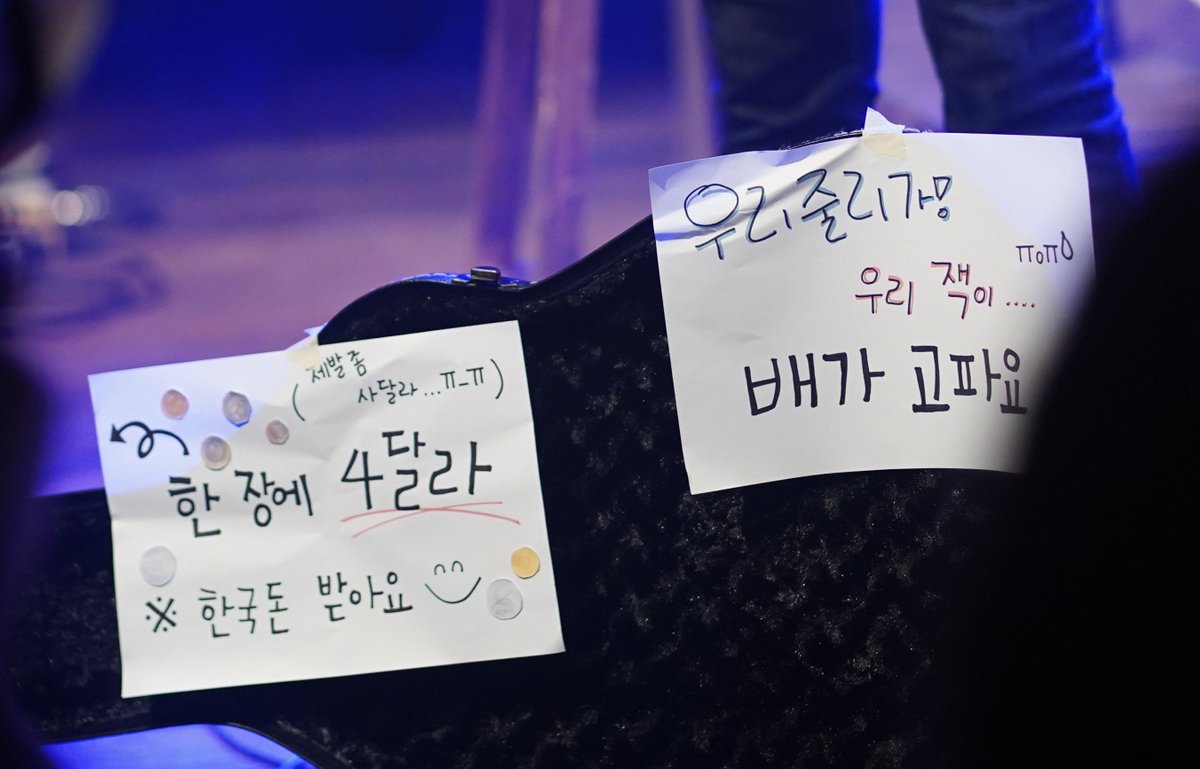 bobbobbob_0126's tweet photo. 2019.08.21 리틀잭 스페셜커튼콜

<머니 머니>

잭 피셔 #유승현  줄리 해리슨 #김여진

도망자금 마련위해 버스킹 하던 시절💰💸
한국돈 받아요😆😆 https://t.co/z7U6rAc0gx
