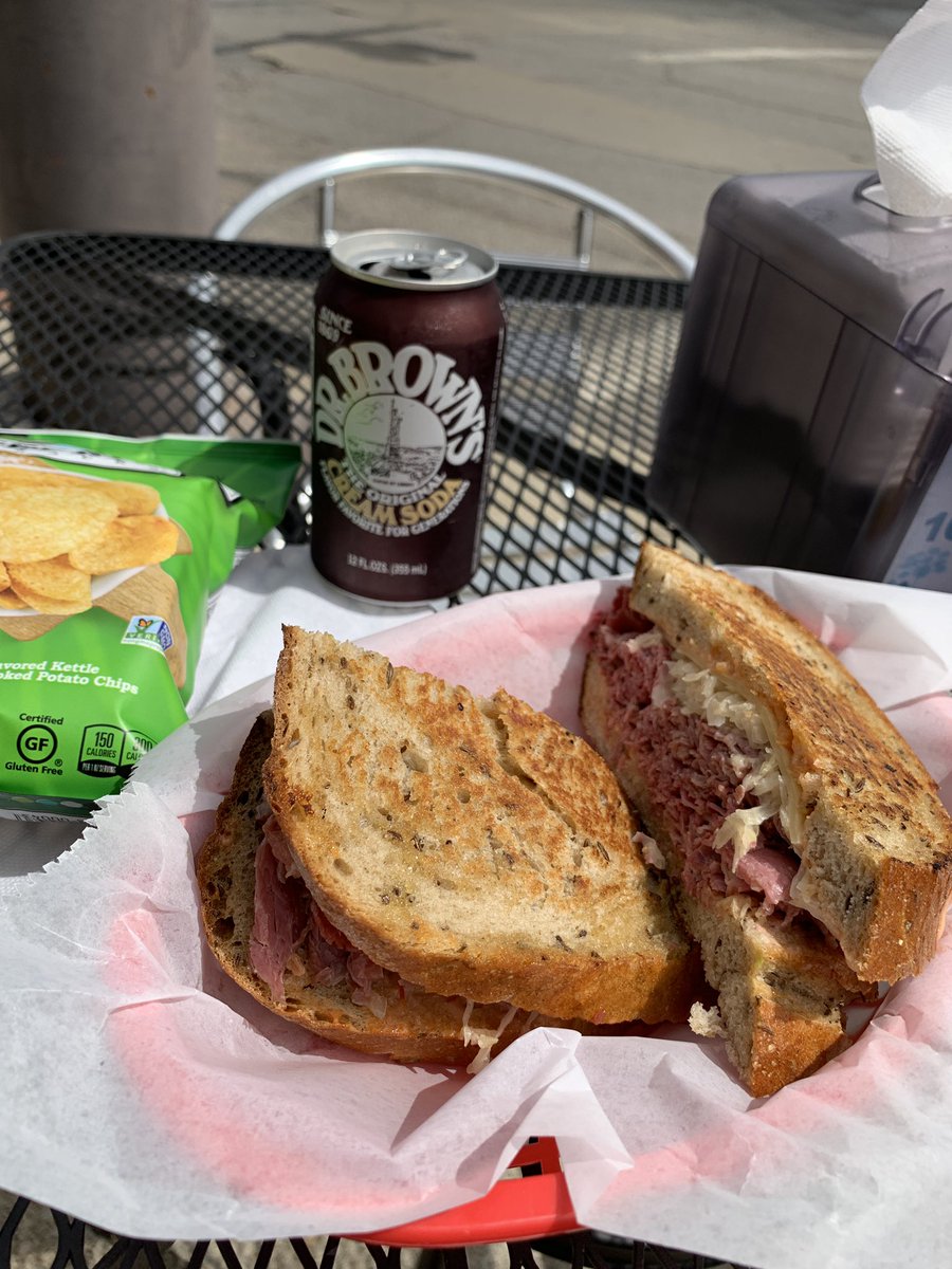 max_ramsey's tweet photo. I haven’t tweeted in a while. This sandwich deserves a tweet. #ruizing https://t.co/m0woOndSrY