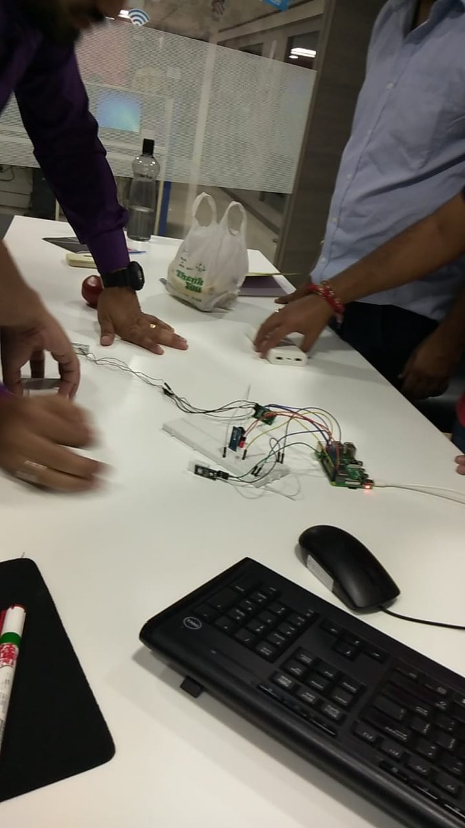 Manjitsinh's tweet photo. To be continue......#smartfoodmonitoring #IoTConnectNXT #smartshelf https://t.co/bI8PenlSE2