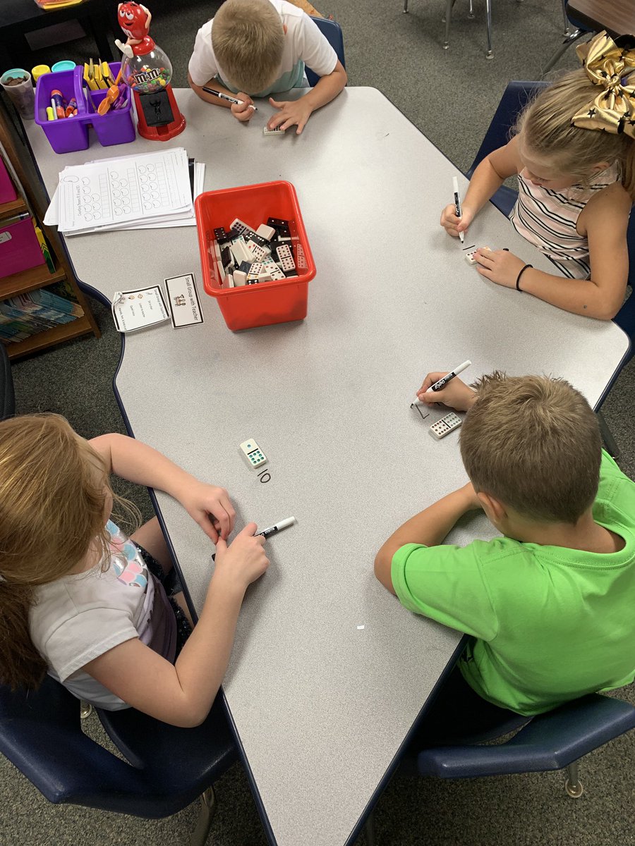 JCDElementary's tweet photo. Counting numbers in Kindergarten. #jcd https://t.co/4elyUC6cvl