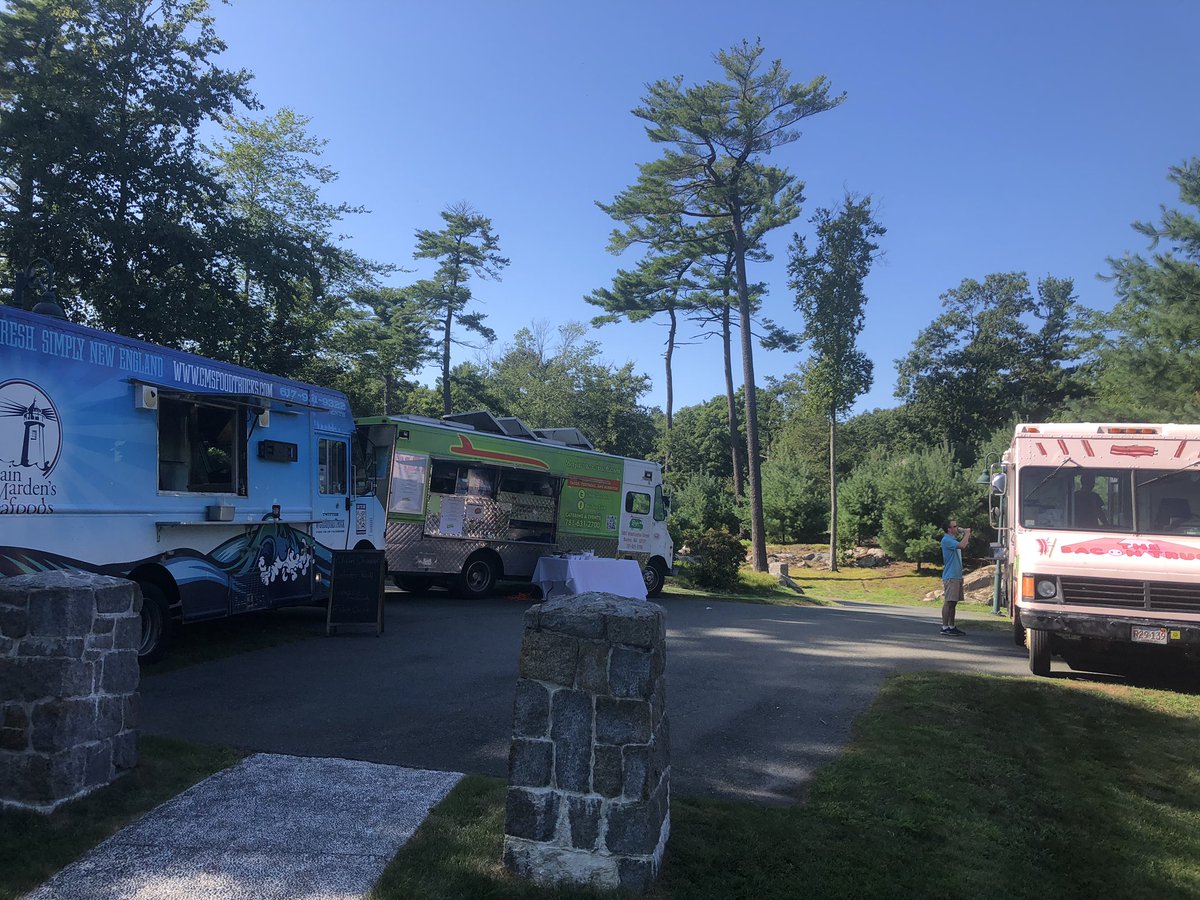 Great party yesterday #catering  with <a href="/codsquadtruck/">The Cod Squad</a> &amp; <a href="/BaconTruckBOS/">The Bacon Truck</a> . Nothing like dipping a BLT Slider  into awesome Clam Chowder!