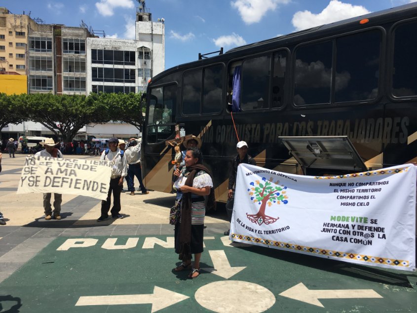 modevitechiapas's tweet photo. Imagenes de ayer, 20 de agosto, en el Centro de la capital del Estado, Tuxtla Gutiérrez, en la megaperegrinación del Movimiento en Defensa de La Vida y del Territorio (MODEVITE) #MODEVITE #LIBREDETERMINACIÓN https://t.co/pNjUAOYHnN