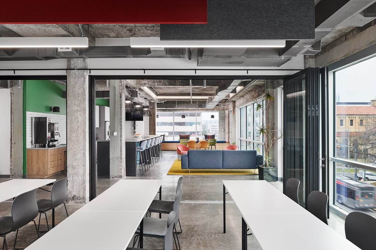 theburtgroup's tweet photo. #TBGProjectSpotlight CTA took the 3rd floor at Westview, approximately 13,500 Sq. Ft. of space.  The colors and design on this reflect CTA to the core and we are proud to have been on the team for this one! #oneteam #theburtgroup #tenantinteriors #corporateinteriors https://t.co/1AHMhBJYn2