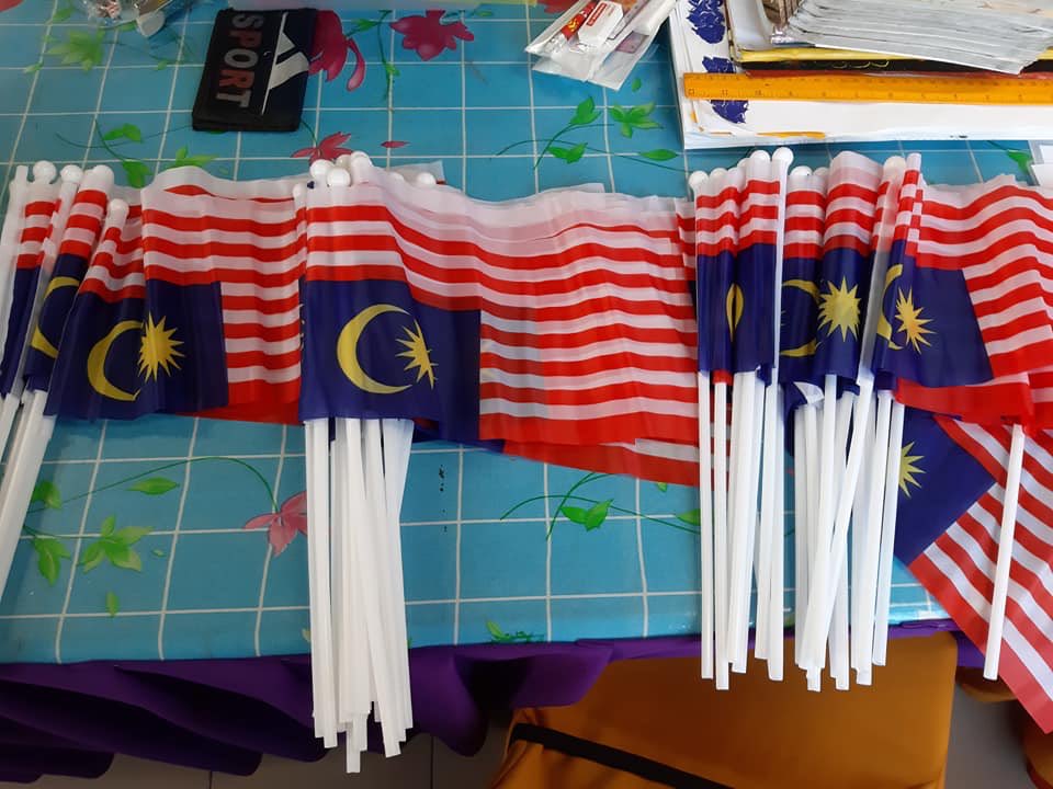 AnnuarMusa's tweet photo. Umno n BN have laid strong foundation for the nation.We live in peace and harmony for almost seven decades...BUT NOW IT STARTS TO CRUMBLE,piece by piece,bit by bit... https://t.co/yGiAv8vpsA